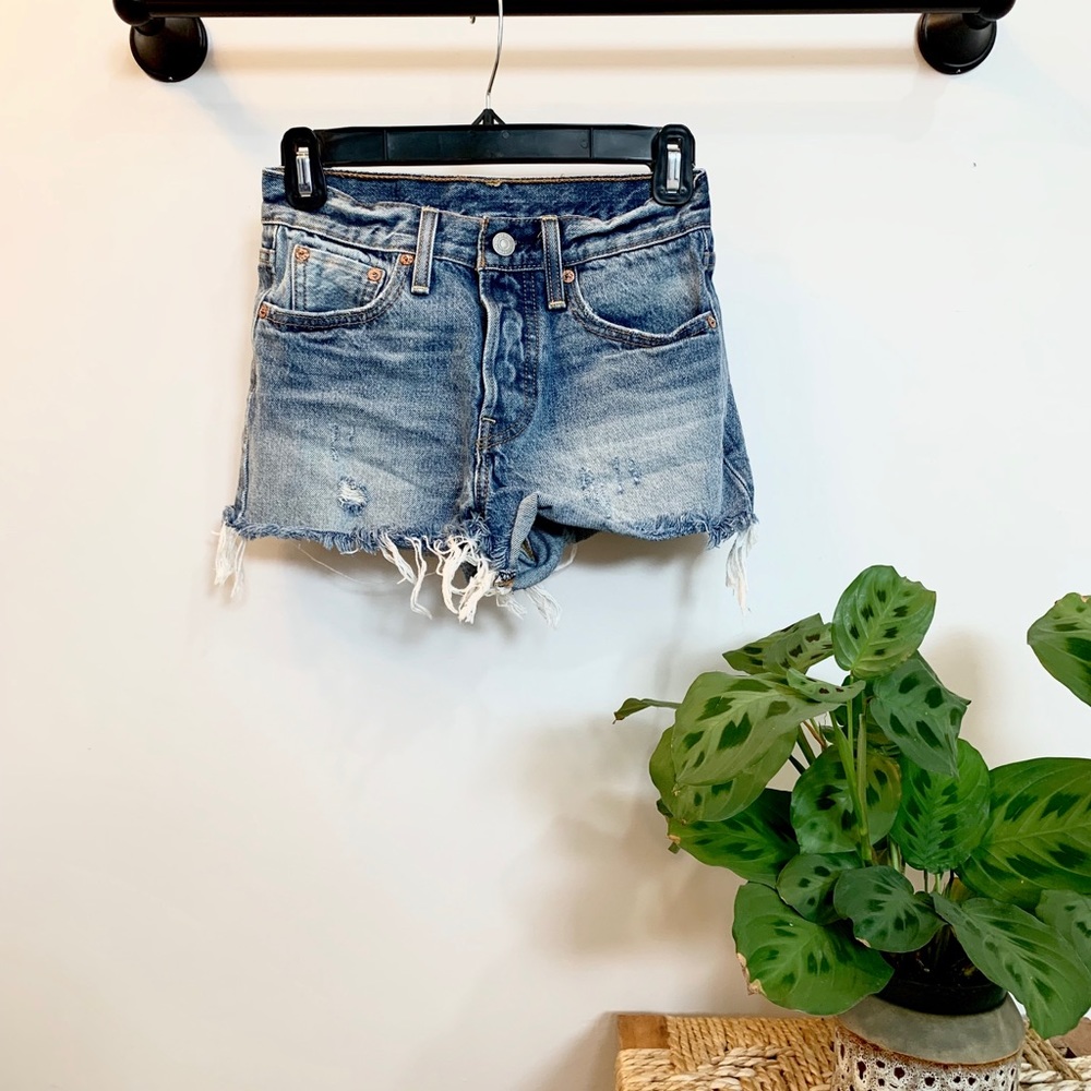 | LEVI’S | Denim Shorts